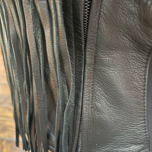 Harley-Davidson leather Halterfringe Black and Red Graphic Crop Top - Picture 7 of 16